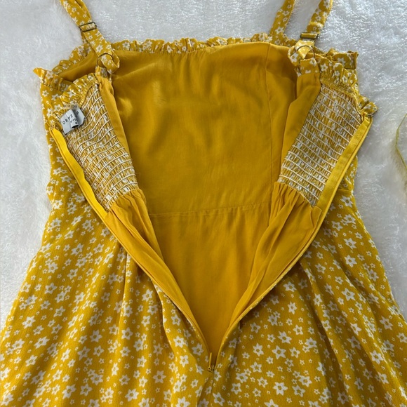 Dress Forum Golden Floral Ruffled Seersucker Zip Mini Sundress Size S - Picture 8 of 12